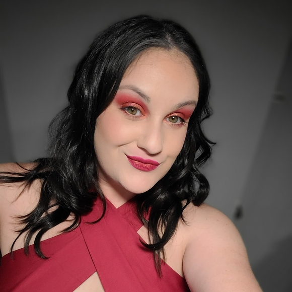 Meet your Posher, Andrea - Picture 2 of 2